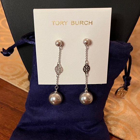 Tory Burch Jewelry - NEW Tory Burch Silver Pearl Chain Earrings